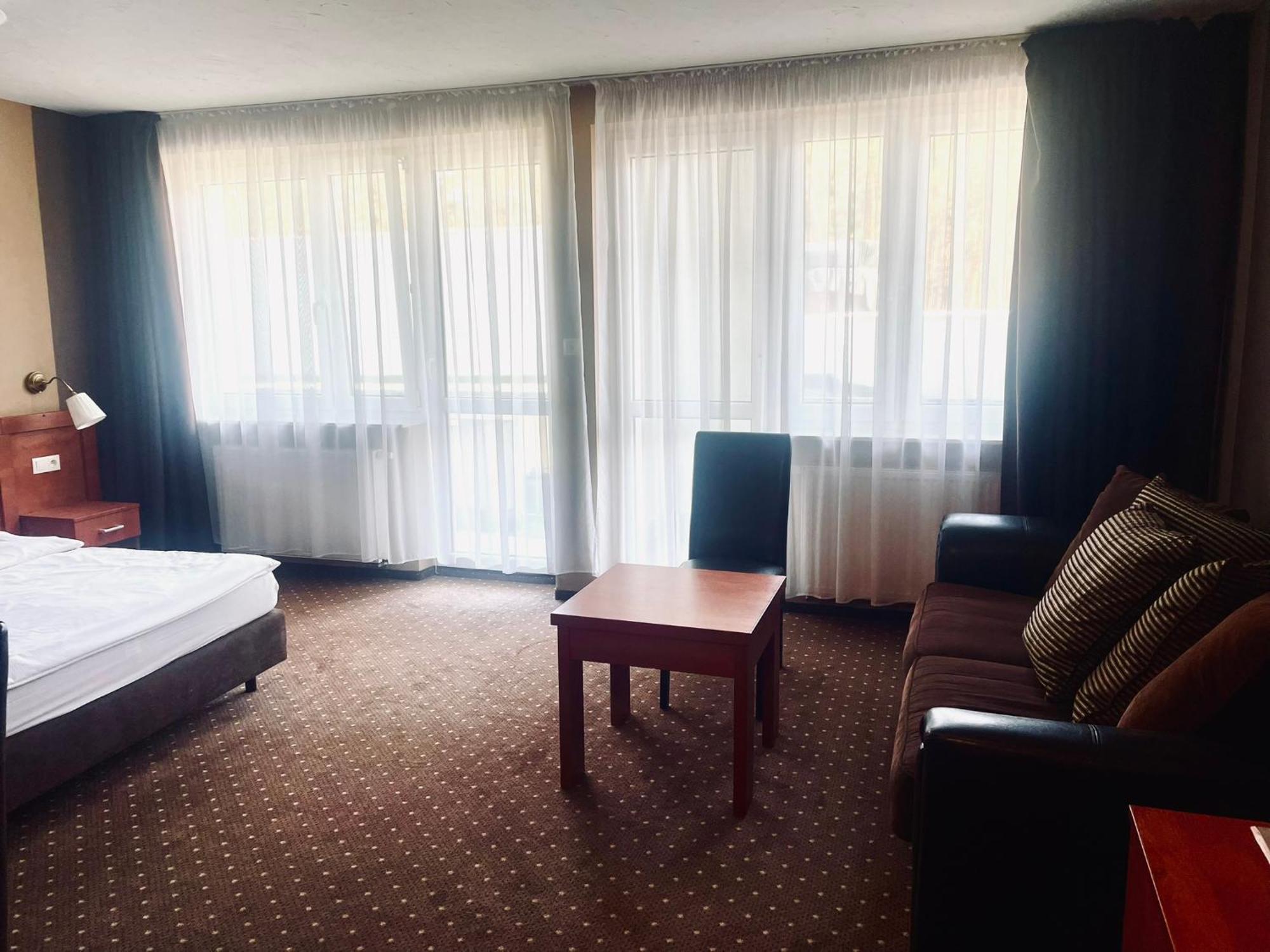 Papaver Hotel Ślesin 외부 사진